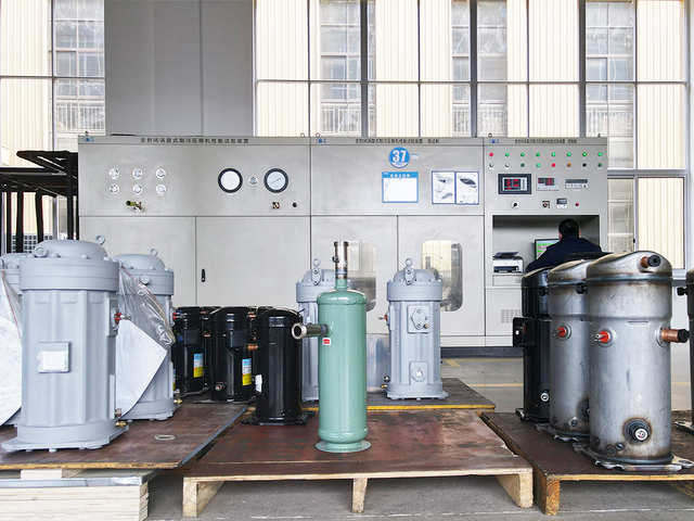 Moderni kokoonpanolinja kompressoreille